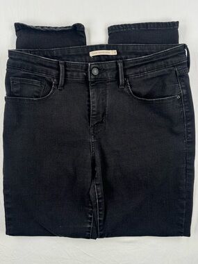 Levi's Classic Mid Rise Skinny Black Jeans